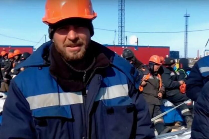 Workers are mass striking in Russia