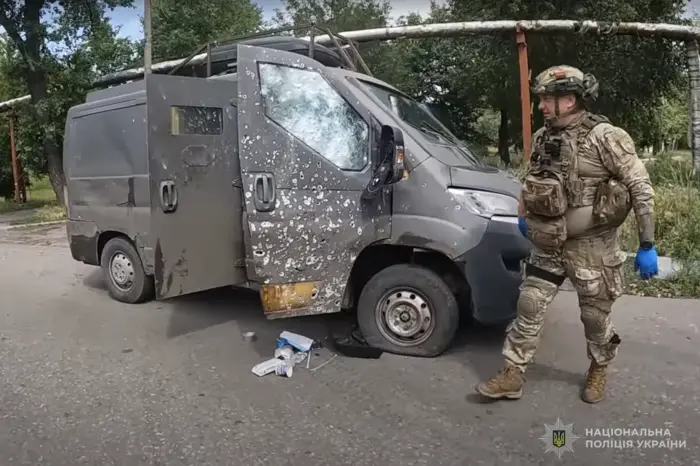 В Покровске во время эвакуации тяжелораненых «Белый ангел» попал под удар РФ (видео)