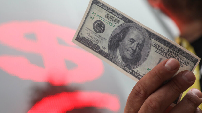 Ukrainians were told how much they would have to pay for 100 dollars: exchange rate until the end of the year