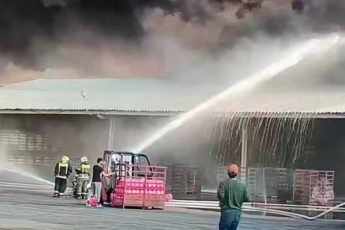A large fire broke out at a fuel warehouse in the Moscow region