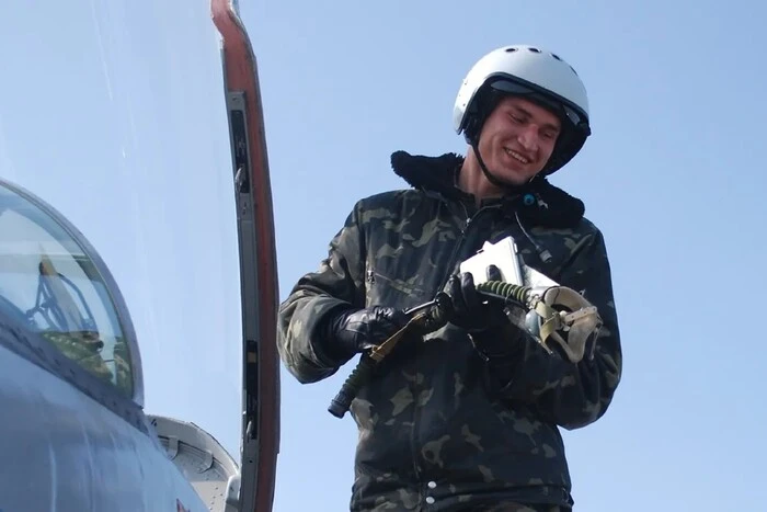Zeleński nadał tytuł Bohatera Ukrainy zmarłemu pilotowi F-16 Maksymowi Ustymence