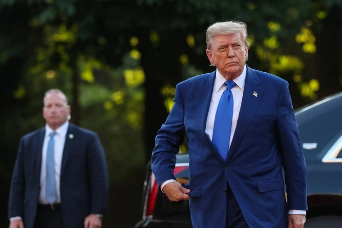 NATO pochlebia Trumpowi, aby utrzymać go po stronie Kijowa – Bloomberg