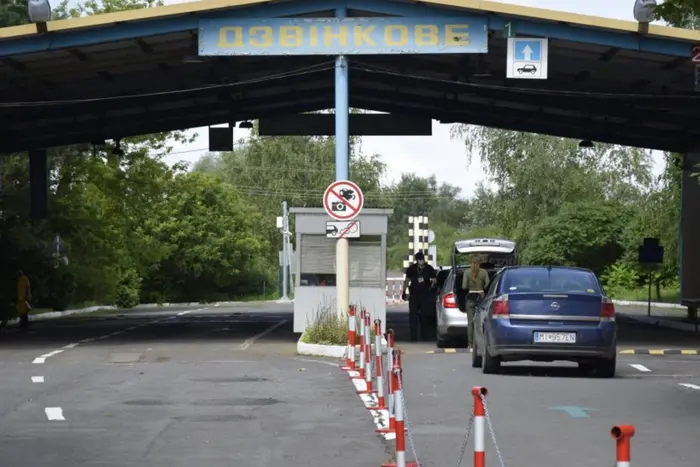 Приостановлена работа пункта пропуска на границе с Венгрией