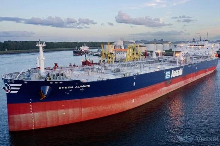 Russland hat zum ersten Mal einen Öltanker festgenommen, der aus einem estnischen Hafen unterwegs war