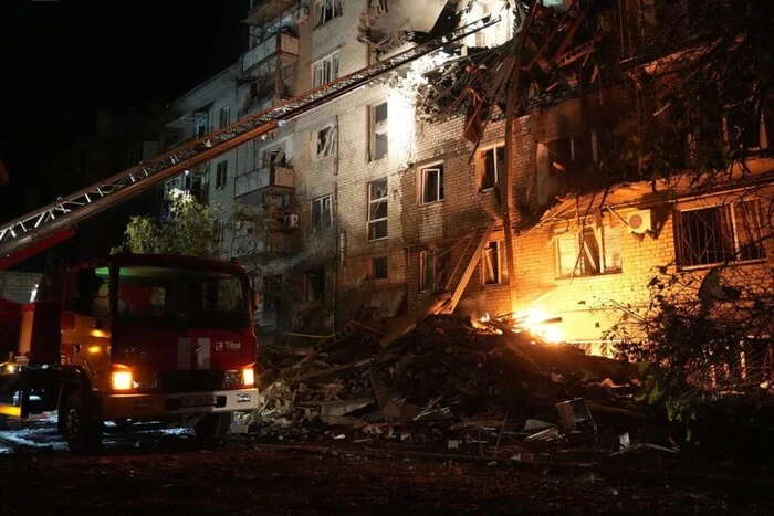 Russia struck a five-story building in Mykolaiv: there are dead and injured