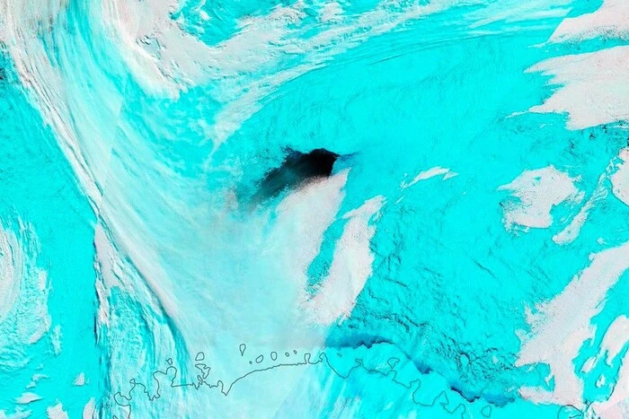 In den Eisschichten der Antarktis hat sich ein Loch in der Größe der Schweiz gebildet: Warum ist das gefährlich?