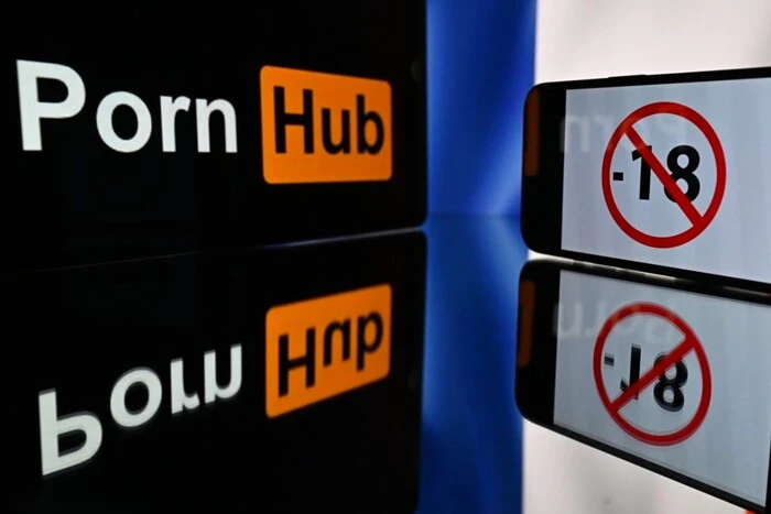 Популярний сайт для дорослих відновлює роботу в Франції
