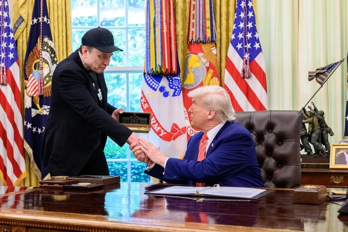 Elon Musk hat PTBS. Der Vater des Milliardärs überraschte mit einer Aussage