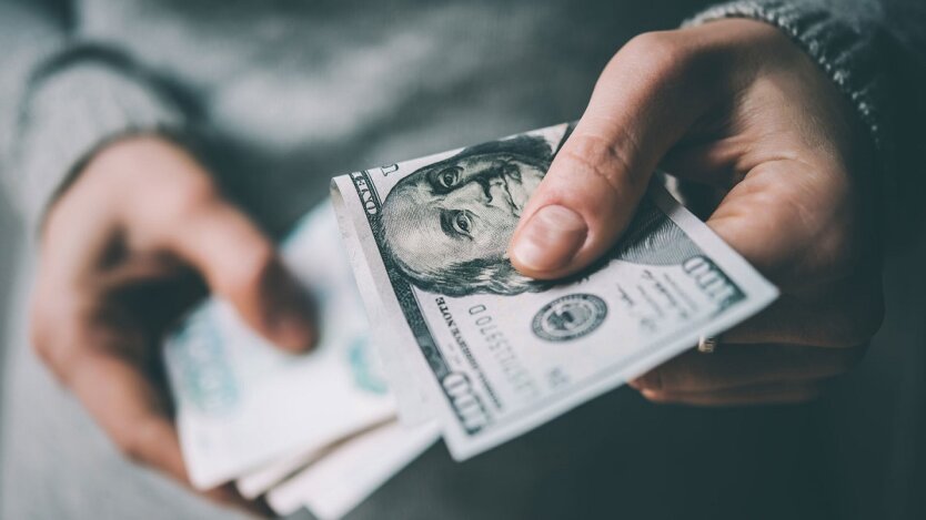 Українці отримують фінансову допомогу $750