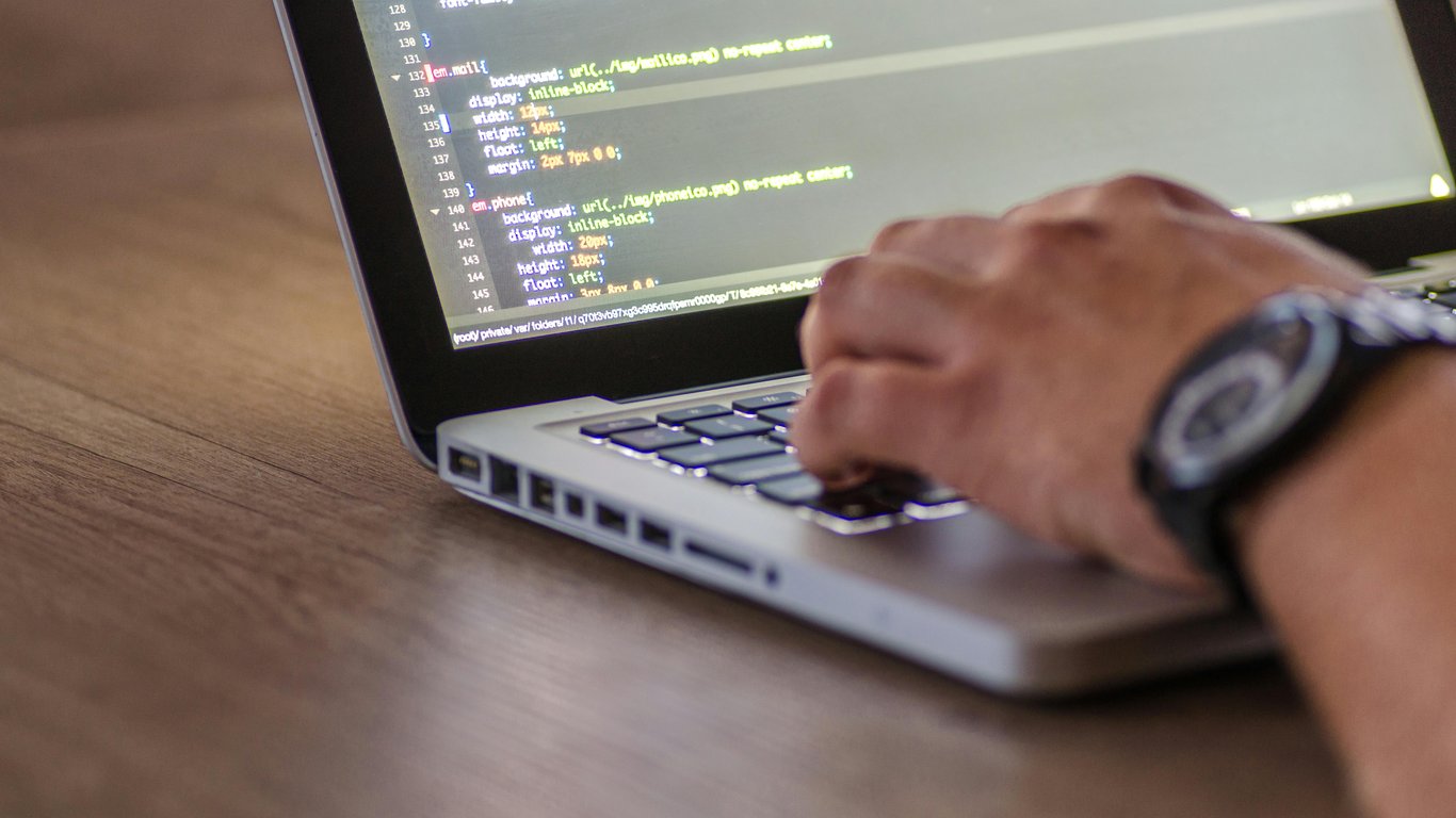 Salaries of Programmers - Who Earns More and Why