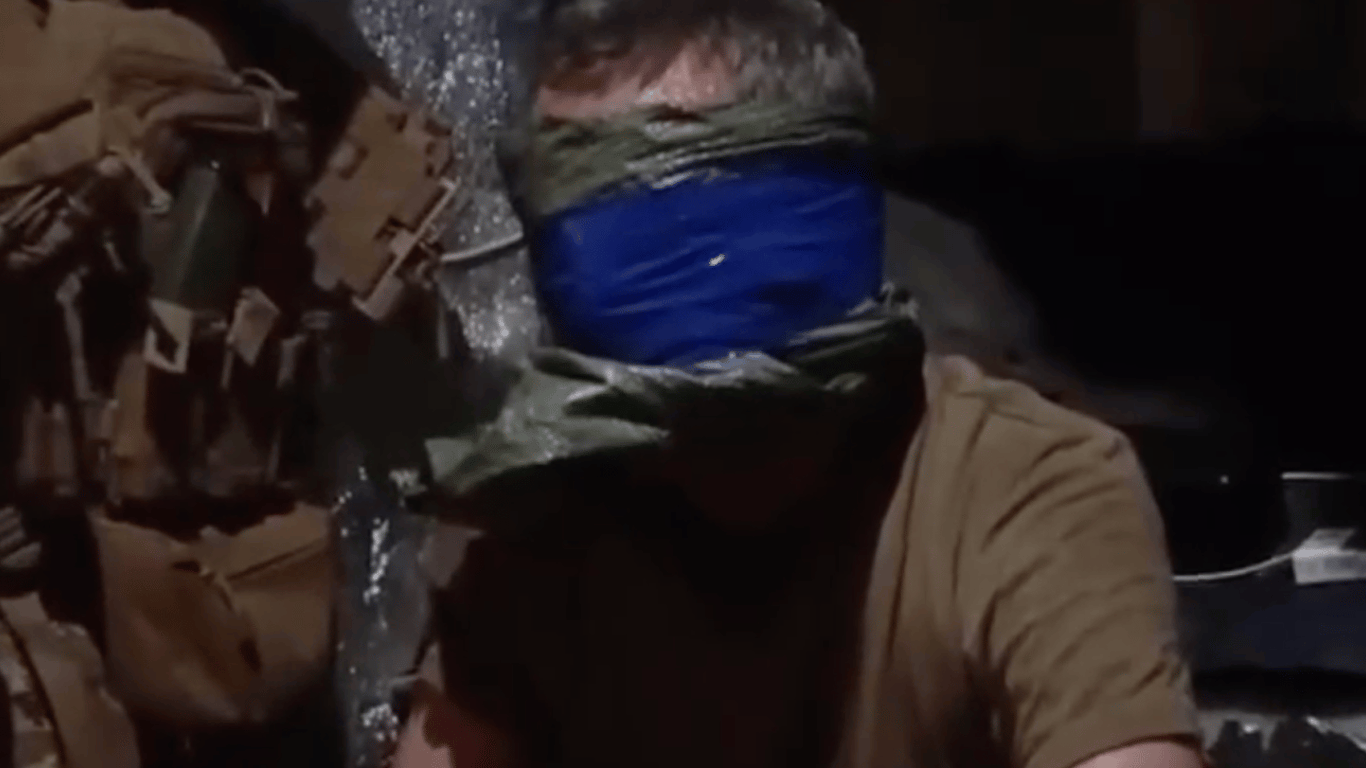 Під Харковом бійці взяли в полон російського вояку — відео допиту