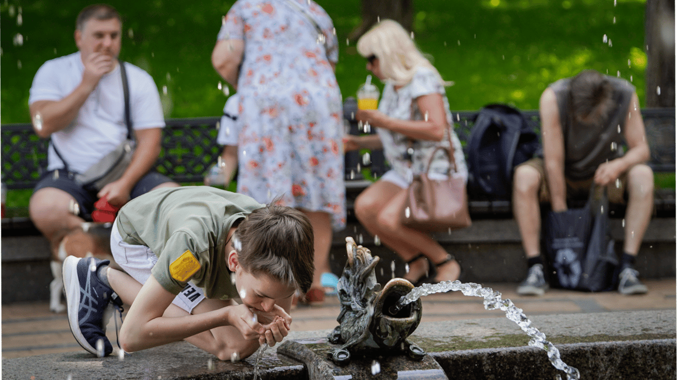 Україну накриє аномальна спека — які області в небезпеці