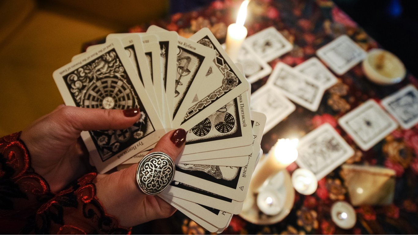 Horoskop für alle Tierkreiszeichen am 11. Juli 2025 gemäß Tarot