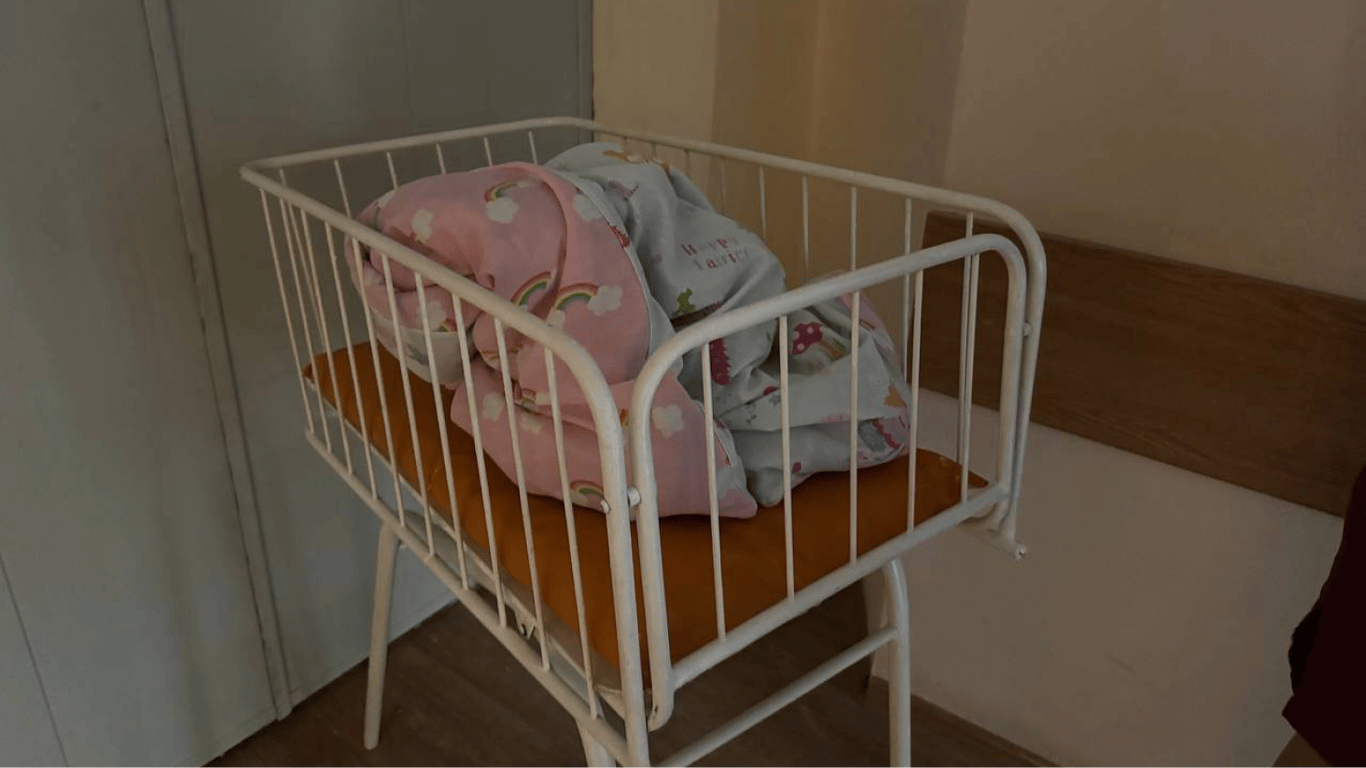 Russian drone attacked a maternity hospital in Kharkiv - photo