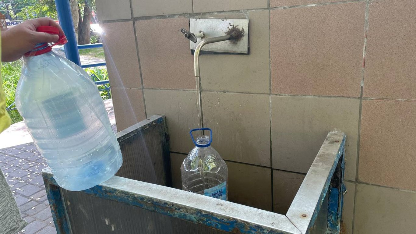 Large-scale water supply shutdown in Odesa - addresses of water kiosks