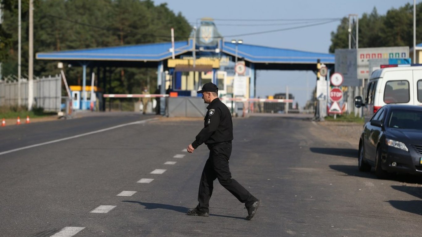 Не пустять даже в Польшу — кого развернут на границе без визы