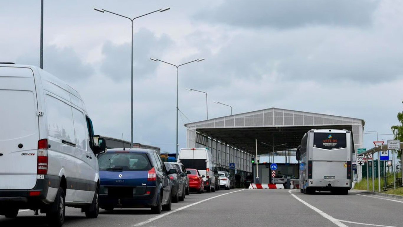 Where Traffic Jams Might Occur Today - Queues at the Border